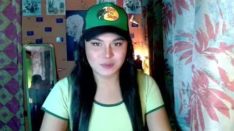 YOURGIRLCAMILLA online show from January 13, 3:05 pm