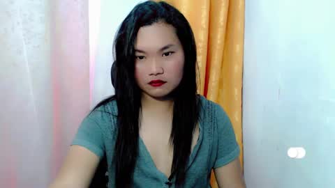 Snapshot of urwildpinayxxx chatting on December 6, 5:53 am melody online show from December 6, 5:53 am