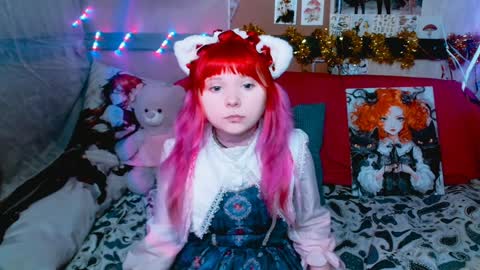 Usagi Blush online show from December 20, 5:18 pm