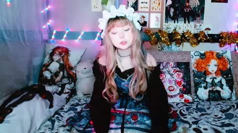 Usagi Blush online show from January 8, 1:53 am