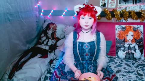Usagi Blush online show from December 21, 6:11 pm