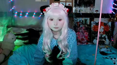 Usagi Blush online show from February 28, 11:12 pm
