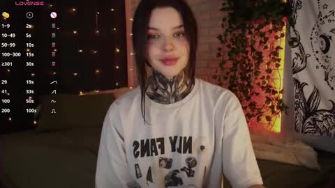 Snapshot of uwu_eva chatting on December 13, 10:30 am Eva online show from December 13, 10:30 am