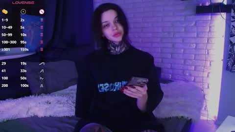 Snapshot of uwu_eva chatting on January 18, 3:59 pm Eva online show from January 18, 3:59 pm