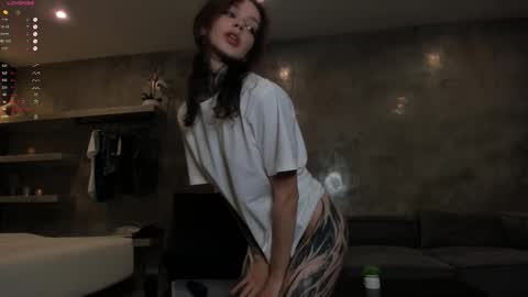Snapshot of uwu_eva chatting on September 13, 12:02 pm Eva online show from September 13, 12:02 pm