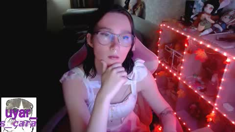 Snapshot of uyar_ chatting on October 8, 2:21 pm Cara online show from October 8, 2:21 pm