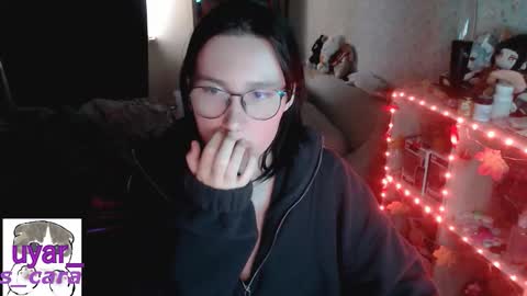 Snapshot of uyar_ chatting on October 13, 12:30 pm Cara online show from October 13, 12:30 pm