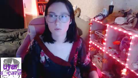 Snapshot of uyar_ chatting on November 1, 1:04 pm Cara online show from November 1, 1:04 pm