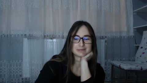 Snapshot of va_len_sea_ya chatting on February 15, 6:44 pm Valensiya online show from February 15, 6:44 pm