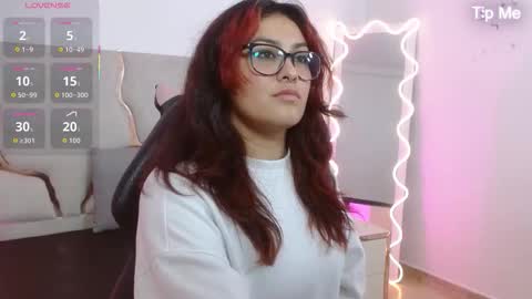 vaaleria_tay online show from October 23, 10:05 pm