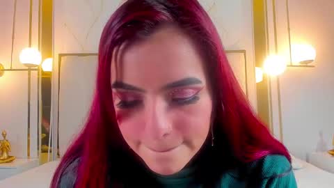 Snapshot of vaaleriee_miller_ chatting on January 14, 7:00 pm valeriee miller online show from January 14, 7:00 pm