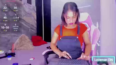 Vahiolet Monnet  online show from September 10, 9:37 pm
