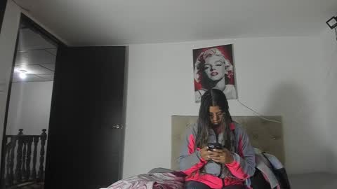 Snapshot of vahiolet_smith chatting on September 11, 3:18 am Vahiolet smith online show from September 11, 3:18 am