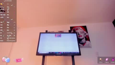 Snapshot of vahiolet_smith chatting on January 20, 3:28 pm Vahiolet smith online show from January 20, 3:28 pm