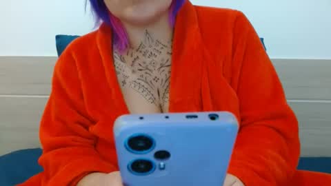 Snapshot of vaholiver chatting on October 15, 3:03 pm Vah Oliver online show from October 15, 3:03 pm