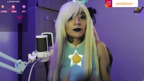 Vainilla Independent model online show from October 3, 1:33 am