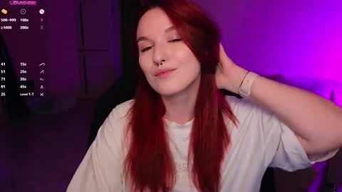 Val online show from September 25, 7:23 pm