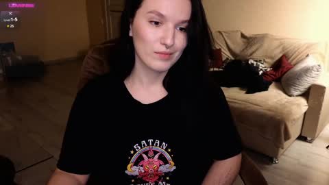 Val online show from December 10, 7:32 pm