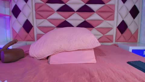 Snapshot of vale_castro1 chatting on September 26, 8:28 pm Valentina online show from September 26, 8:28 pm