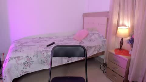Snapshot of vale_kross chatting on March 12, 2:01 pm HI IM NEW online show from March 12, 2:01 pm