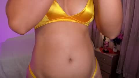 Snapshot of vale_kross chatting on February 5, 12:27 pm HI IM NEW online show from February 5, 12:27 pm