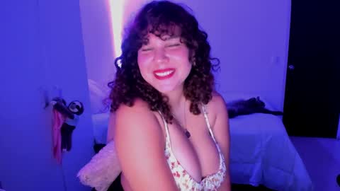 valen_smile_ online show from December 20, 1:58 am