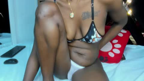 Snapshot of valentina_eboni chatting on September 21, 1:59 am Sharon online show from September 21, 1:59 am