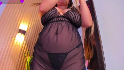 Snapshot of valentina_lux1 chatting on September 19, 3:38 am Valentina online show from September 19, 3:38 am