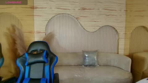 Snapshot of valentina_r_ chatting on September 23, 3:15 am Valentina online show from September 23, 3:15 am