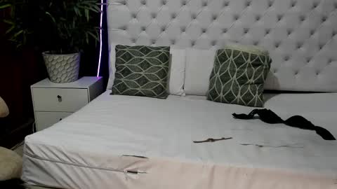 valentina_santillana online show from September 13, 7:33 pm