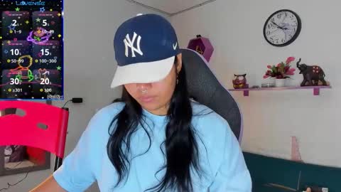 valeri_harpers4 online show from October 30, 6:09 pm