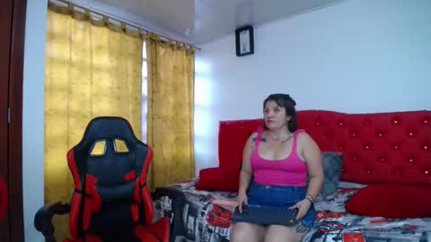 Snapshot of valeria_s19 chatting on October 27, 9:20 pm Valeria online show from October 27, 9:20 pm