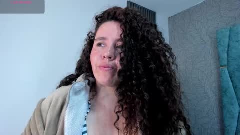 Snapshot of valeriaa_soler chatting on October 11, 2:31 pm Valeria online show from October 11, 2:31 pm