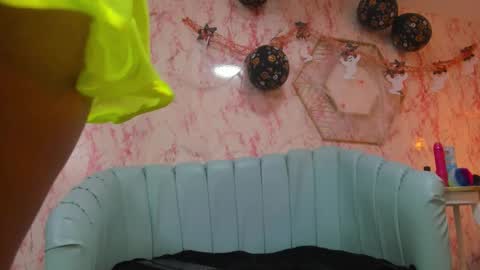 Im Valeria online show from October 22, 8:25 pm