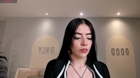 Snapshot of valeriariverax chatting on February 19, 3:50 am Valeria online show from February 19, 3:50 am