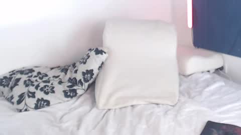 Snapshot of valeriaruiz_1 chatting on January 2, 8:57 pm Valeria online show from January 2, 8:57 pm