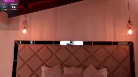 Snapshot of valeriavelvet chatting on October 31, 12:42 pm Vale online show from October 31, 12:42 pm