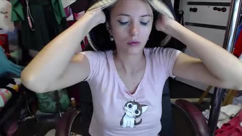 Snapshot of valeriaxkiss chatting on September 30, 8:13 pm ValeriaXKiss online show from September 30, 8:13 pm