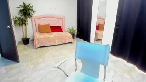 Snapshot of valerie_fox19 chatting on October 21, 2:32 pm Valerie fox online show from October 21, 2:32 pm