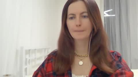 Snapshot of valerie_rose777 chatting on December 21, 7:38 pm valerie_rose777 online show from December 21, 7:38 pm