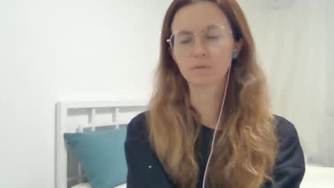 Snapshot of valerie_rose777 chatting on October 11, 8:44 pm valerie_rose777 online show from October 11, 8:44 pm