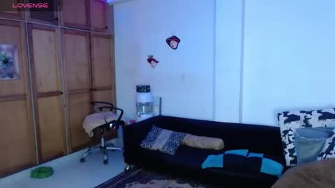 Snapshot of valerie_smile chatting on February 25, 3:20 am Valerie online show from February 25, 3:20 am