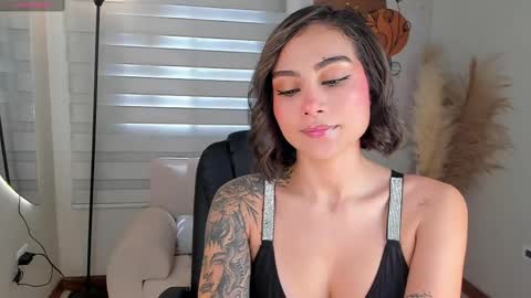 Snapshot of valerieaustin chatting on February 25, 4:35 pm  call me Val  online show from February 25, 4:35 pm