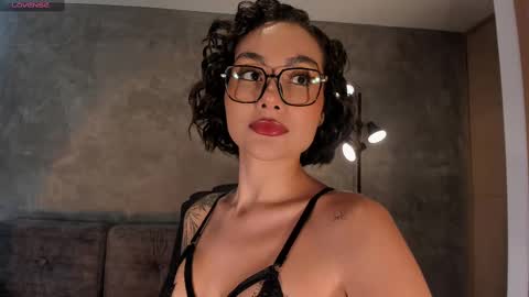 Snapshot of valerieaustin chatting on October 13, 3:47 pm  call me Val  online show from October 13, 3:47 pm