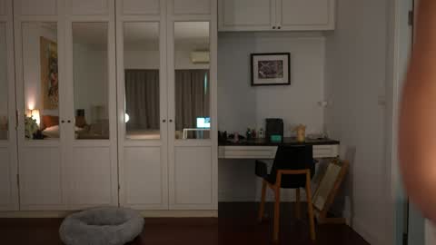 Valerie online show from October 26, 5:58 am