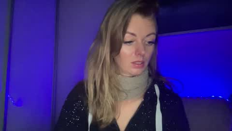 Snapshot of valerieluvsugar chatting on December 16, 7:37 am Valerie online show from December 16, 7:37 am