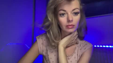 Snapshot of valerieluvsugar chatting on December 31, 9:21 am Valerie online show from December 31, 9:21 am