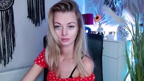 Snapshot of valerieluvsugar chatting on February 10, 11:57 am Valerie online show from February 10, 11:57 am