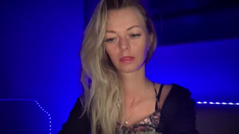 Snapshot of valerieluvsugar chatting on September 11, 9:42 am Valerie online show from September 11, 9:42 am
