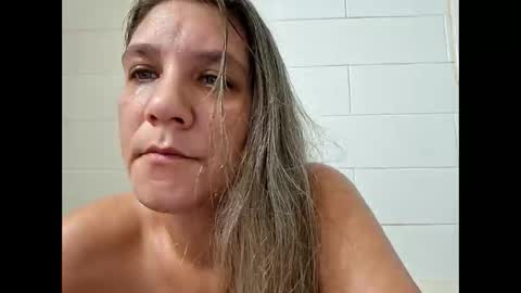 Snapshot of valerierayne13 chatting on November 1, 7:01 am ValerieRayne online show from November 1, 7:01 am